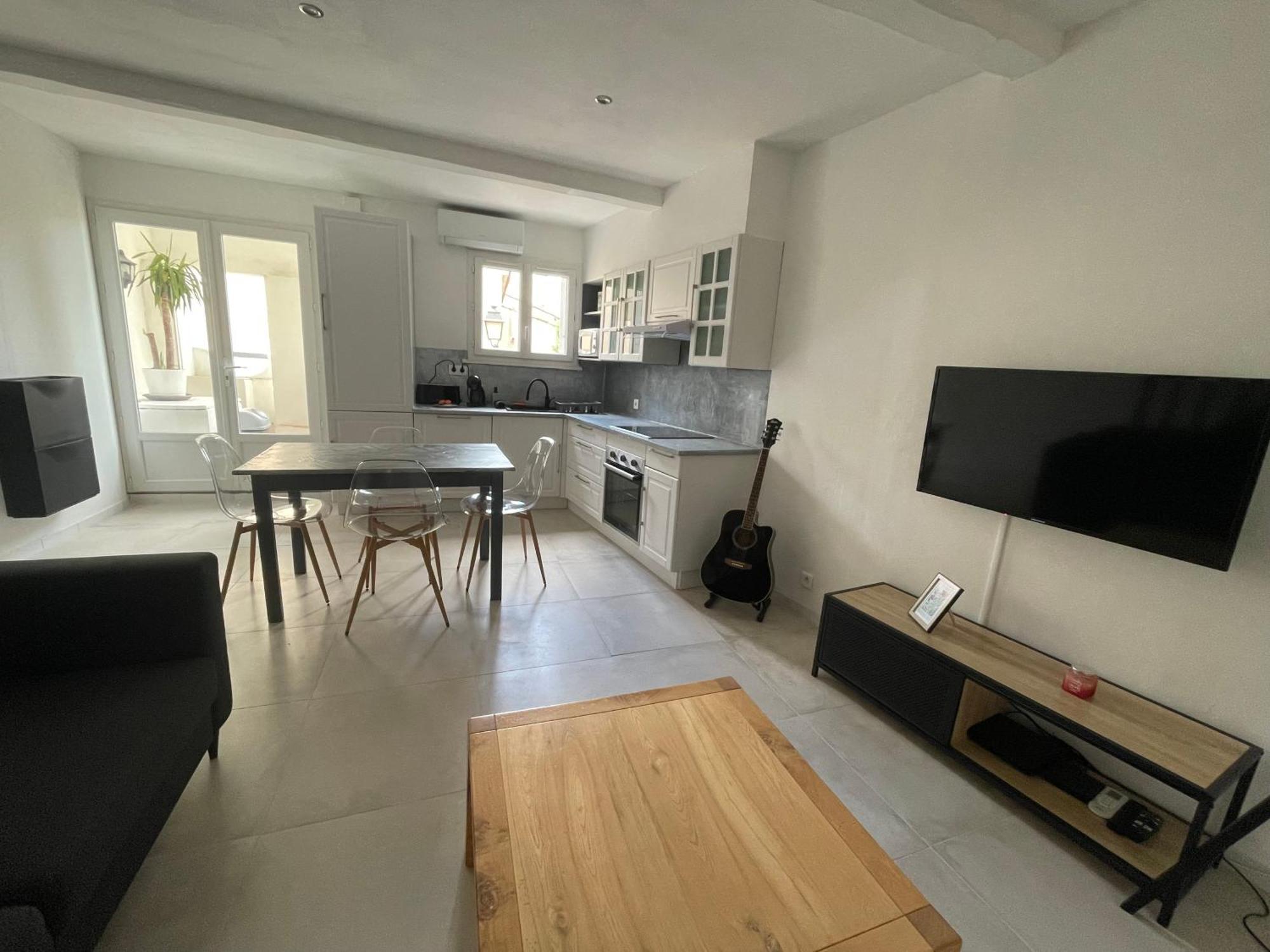 Maison De Village Avec Balcon Rooftop Holiday home